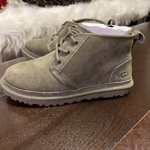 Women UGG size 7 Neumel boots